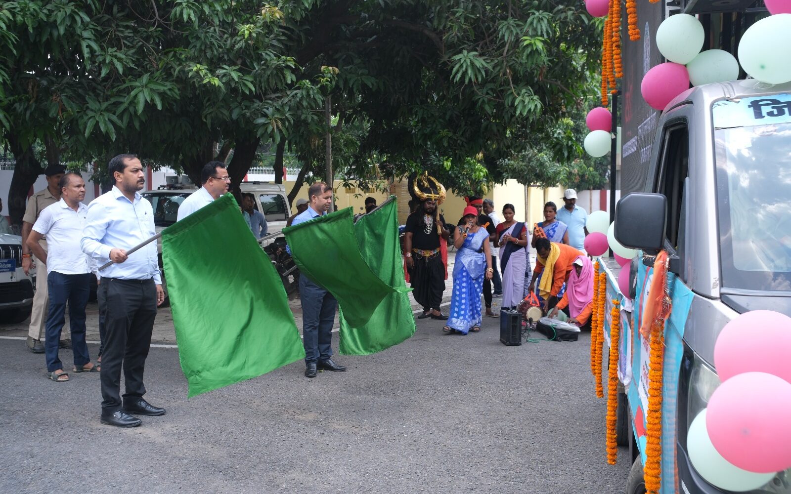 Sahibganj में नशे के खिलाफ जनआंदोलन की शुरुआत, उपायुक्त ने जागरूकता रथ को दिखाई हरी झंडी