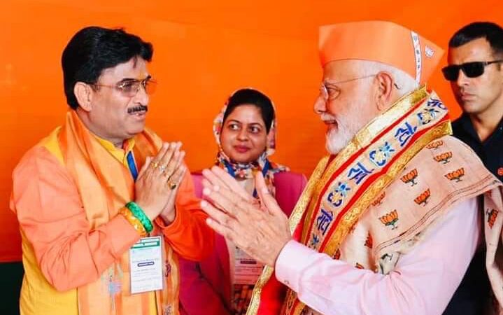 Sahibganj's Bajrangi Prasad Yadav shines in the Namo App National Quiz, securing third place nationally and first place in Jharkhand.
